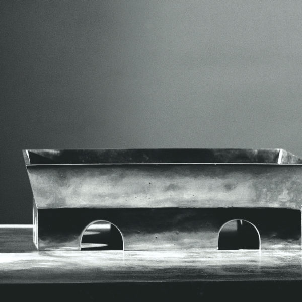 Metallia - Teodora
design Ettore Sottsass
Centro Tavola - Porta Frutta - Tavola - Alzata
